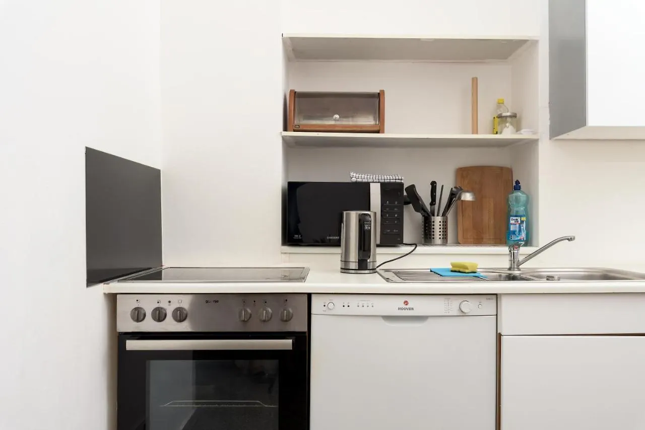 Apartment Spacious Apt In Perfect Location For Family Wien